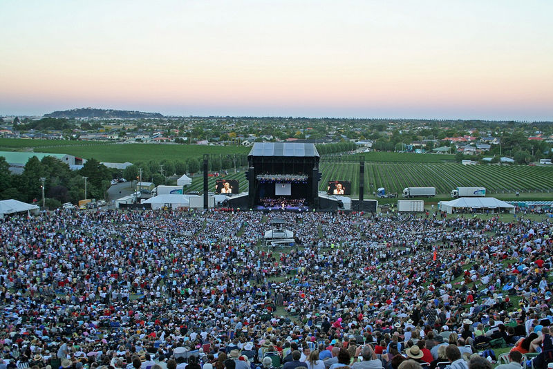 <article class="">Wine, Beverages and Merchandise now available online - buy now and save 16%!</article> 